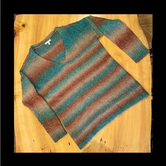 Multicolor Striped V-Neck Women's Sweater - Picture 2 of 4